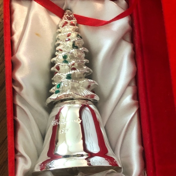 1998 Silver Plated Madison Avenue Christmas Bell - Picture 9 of 11